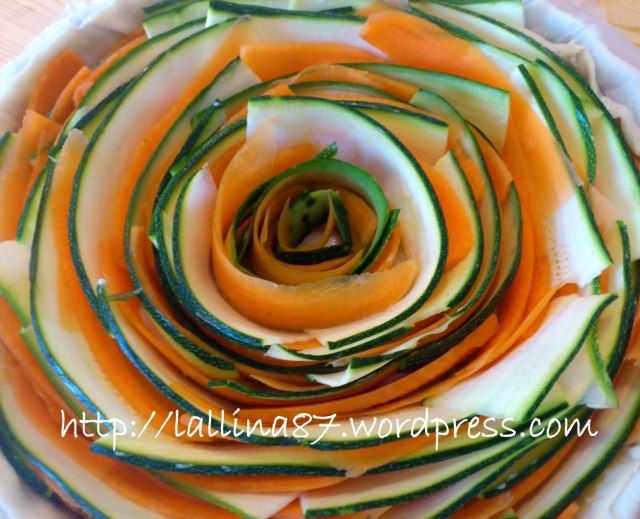 crostata salata petali zucchine e carote (6)